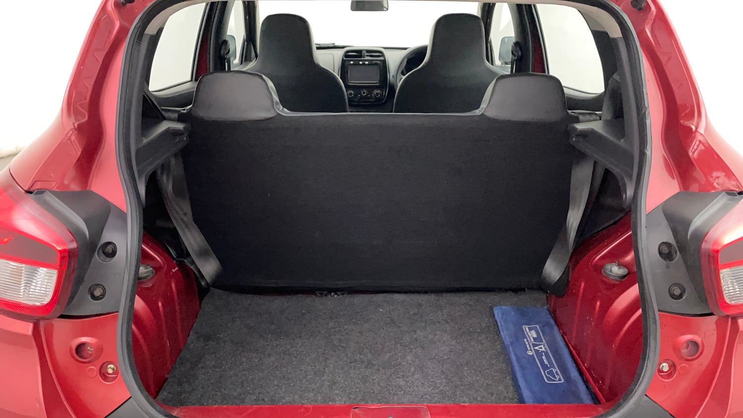 Used 2015 Renault Kwid RXT Petrol Manual interior DICKY INSIDE VIEW