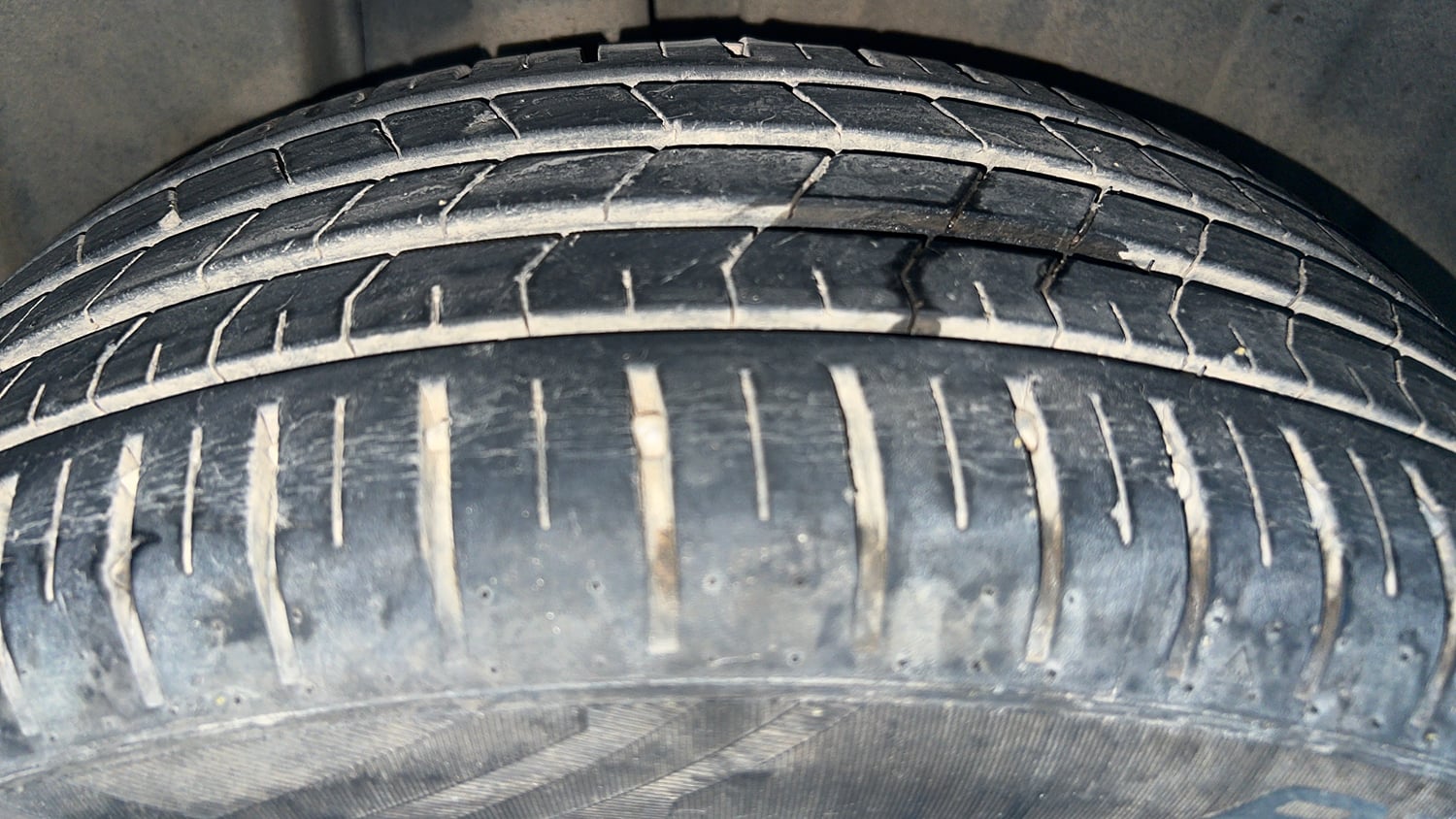 Used 2022 Maruti Suzuki Baleno Alpha MT Petrol Manual tyres RIGHT REAR TYRE TREAD VIEW