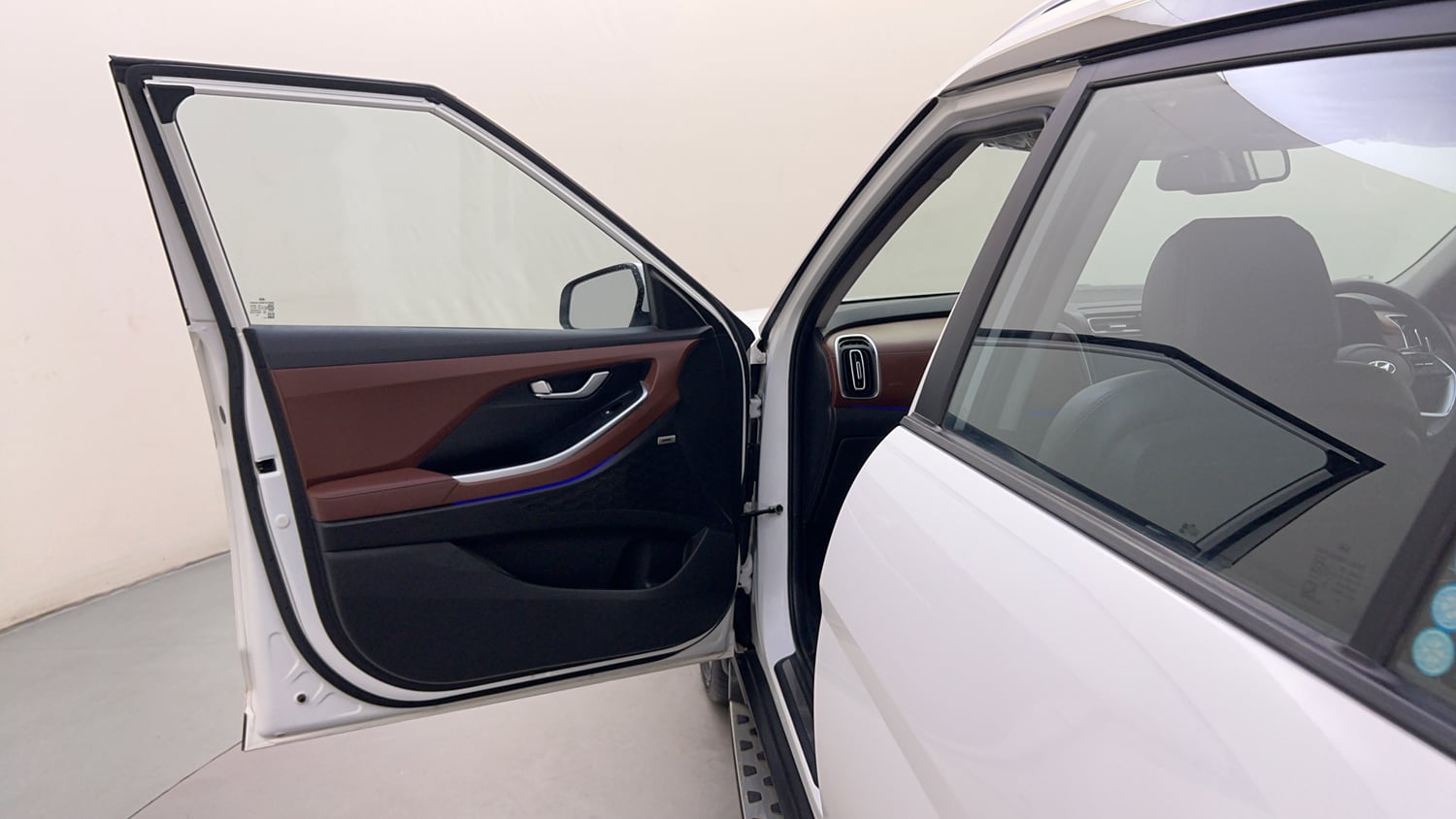 Used 2022 Hyundai Alcazar Signature (O) 6 STR 1.5 Diesel AT Diesel Automatic interior LEFT FRONT DOOR OPEN VIEW