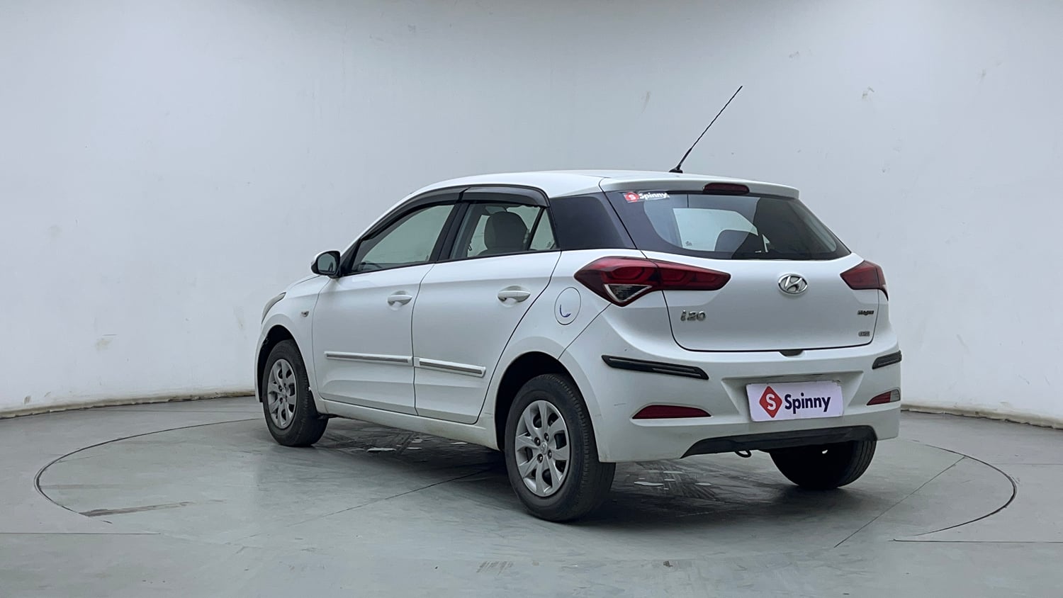 Used 2015 Hyundai Elite i20 Magna 1.2 Petrol Manual exterior LEFT REAR CORNER VIEW