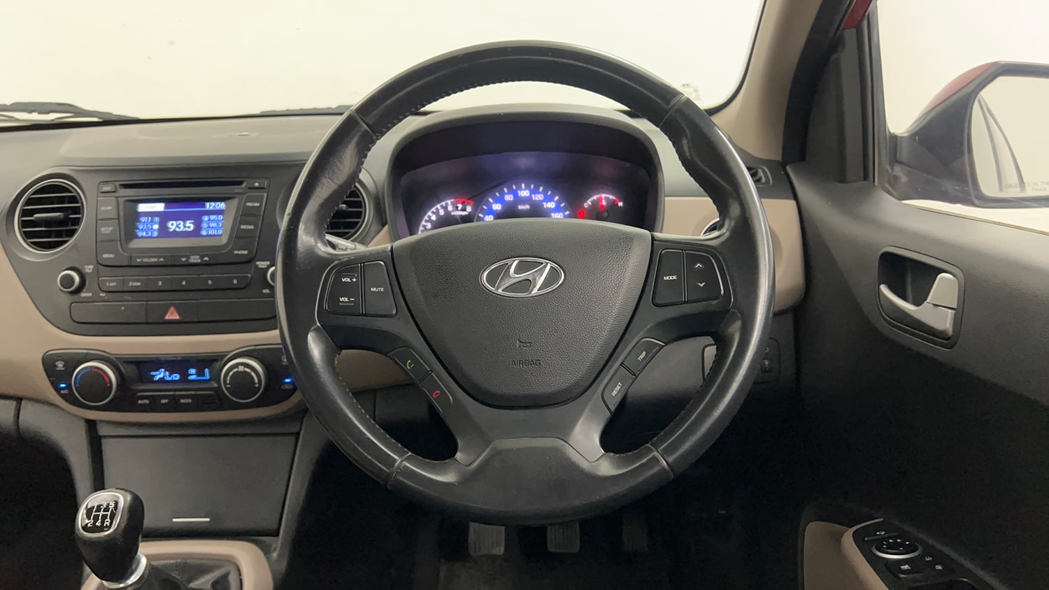 Used 2016 Hyundai Xcent SX 1.2 (O) Petrol Manual interior STEERING VIEW