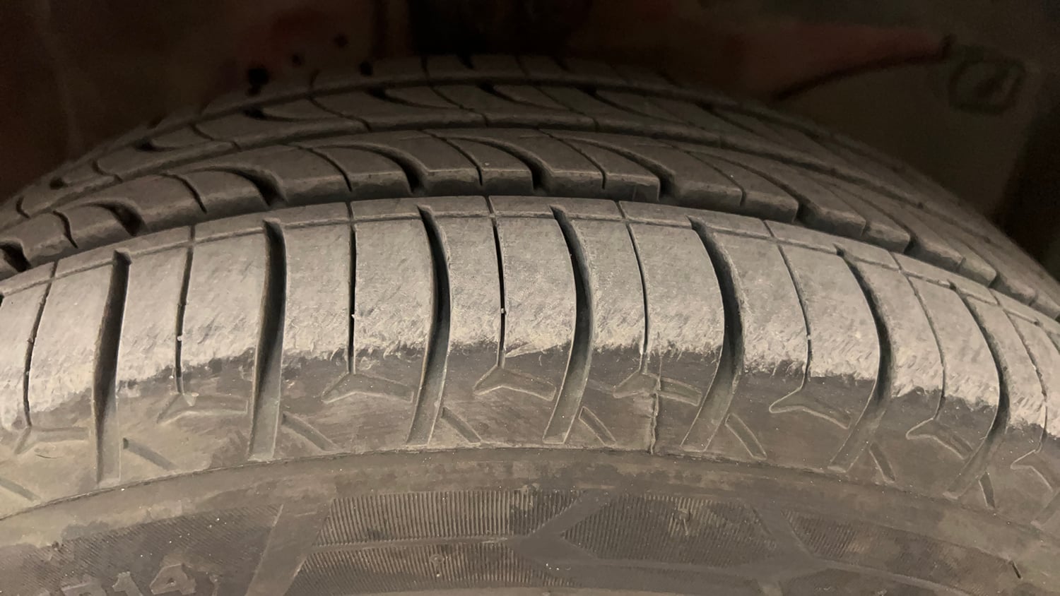 Used 2014 Honda Brio EX MT Petrol Manual tyres RIGHT FRONT TYRE TREAD VIEW