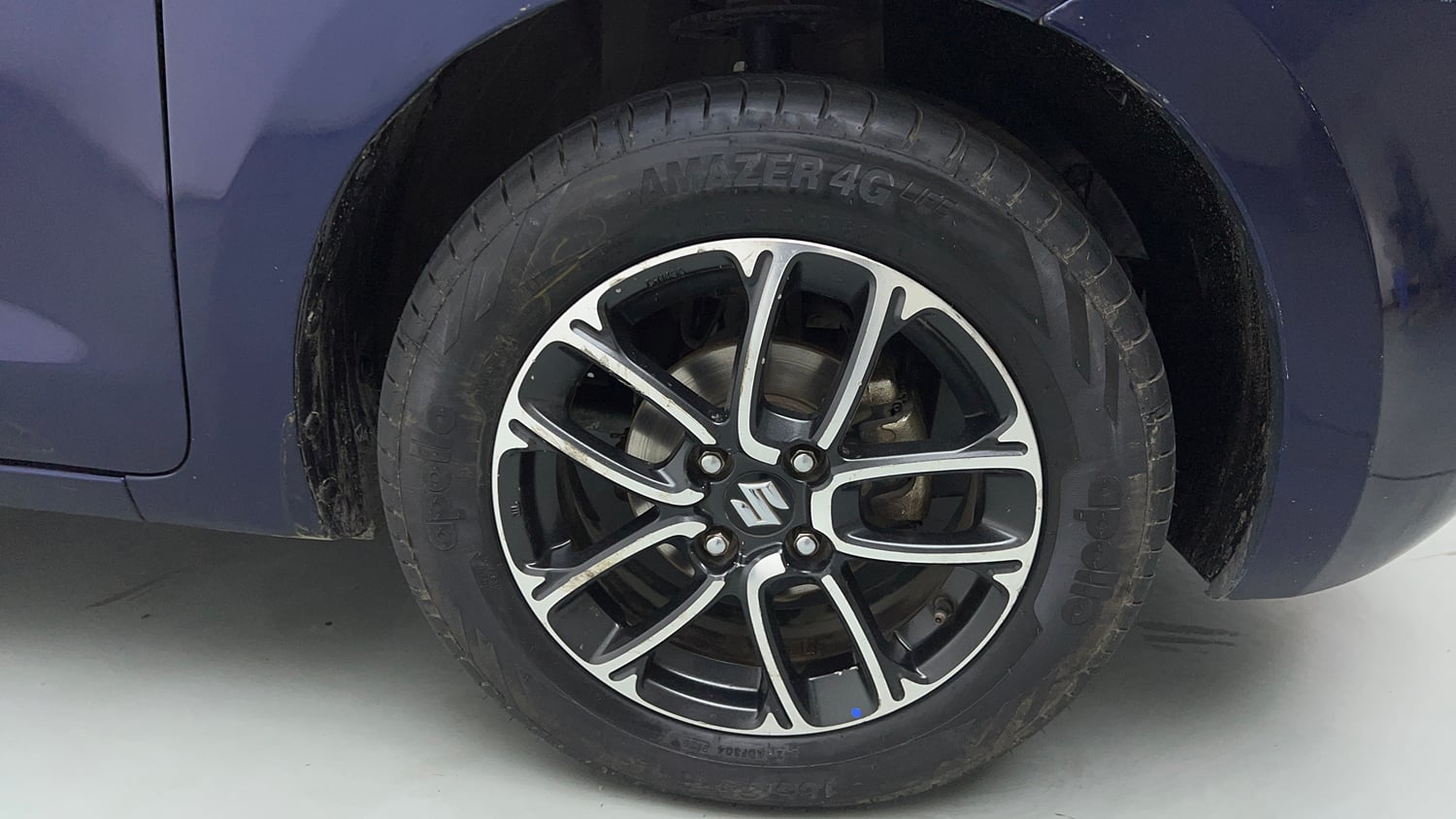 Used 2019 Maruti Suzuki Swift ZXi Plus Petrol Manual tyres RIGHT FRONT TYRE RIM VIEW
