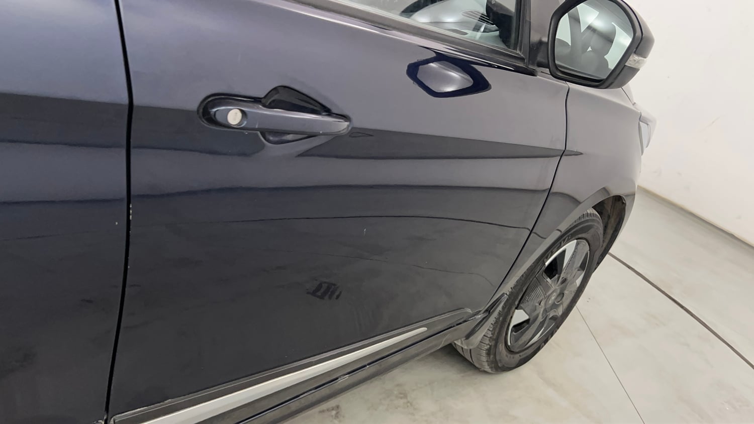 Used 2025 Tata Tiago XTA Petrol Automatic dents MINOR SCRATCH