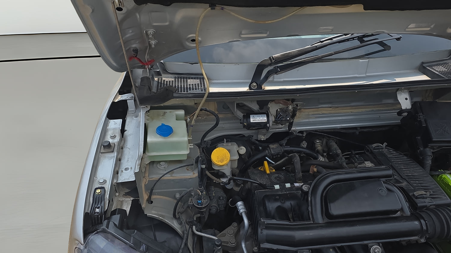 Used 2021 Renault Kwid RXT 1.0 Opt Petrol Manual engine ENGINE RIGHT SIDE VIEW