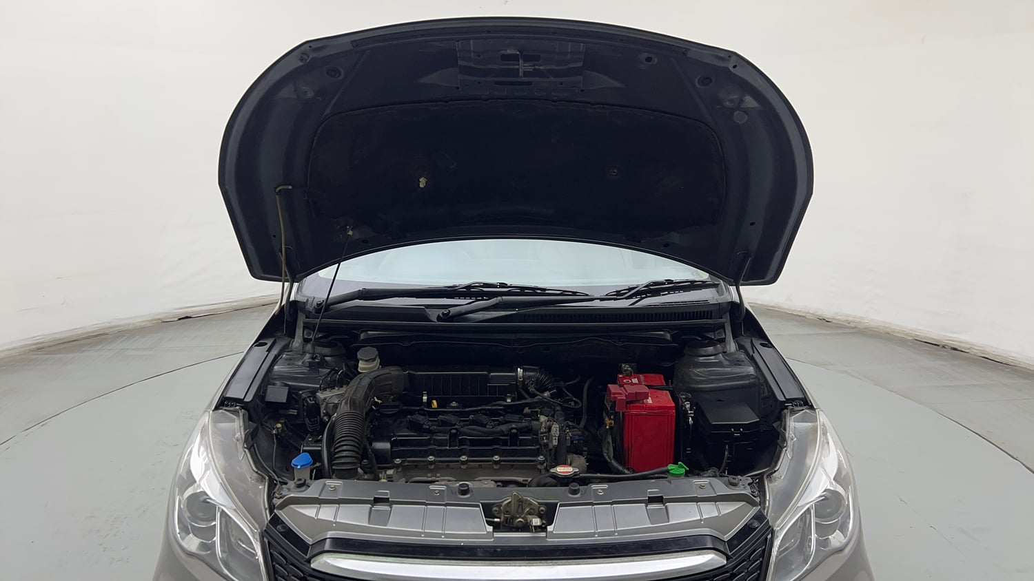 Used 2019 Maruti Suzuki Ciaz Sigma Hybrid 1.5 Petrol Manual engine ENGINE & BONNET OPEN FRONT VIEW