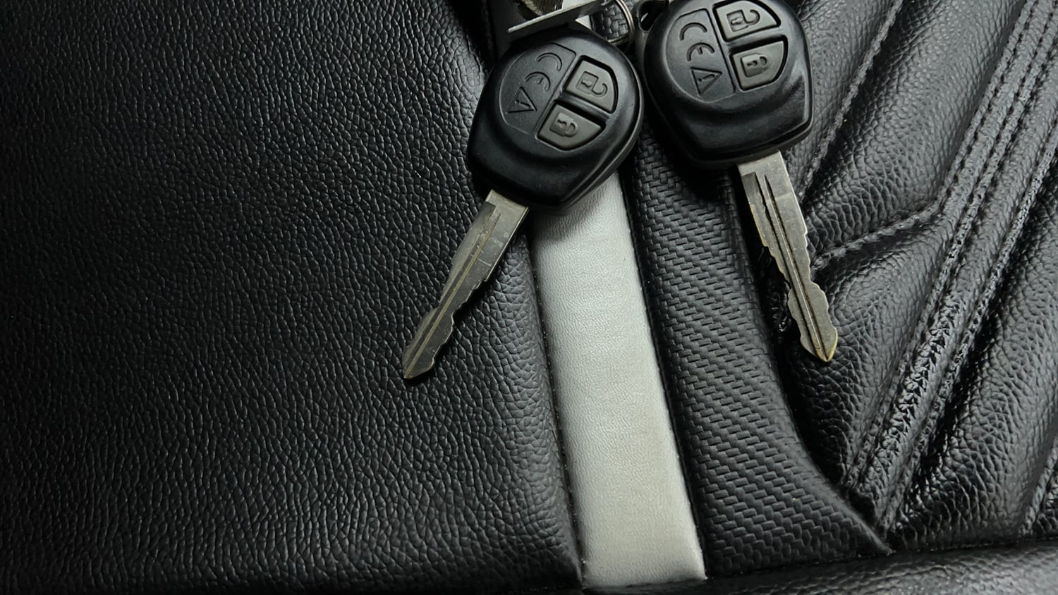 Used 2023 Maruti Suzuki Swift VXi Petrol Manual extra CAR KEY VIEW