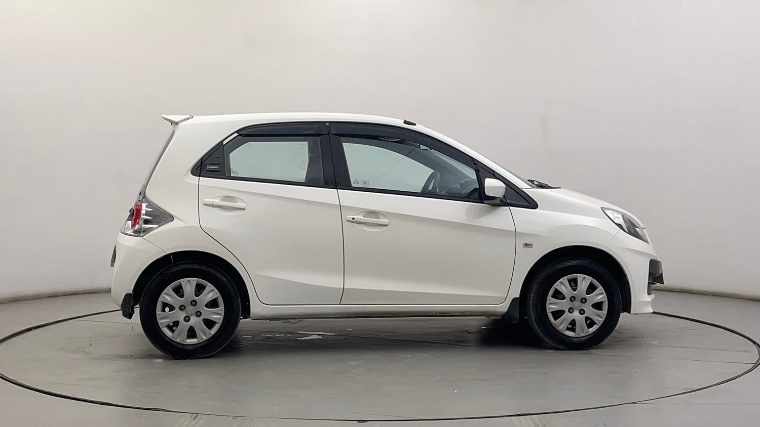 Used 2014 Honda Brio S MT Petrol Manual exterior RIGHT SIDE VIEW
