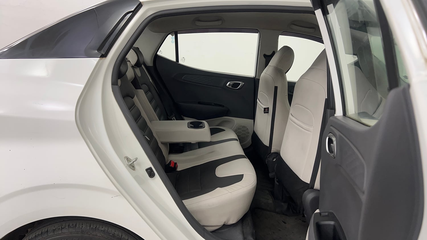 Used 2021 Hyundai Aura SX 1.2 Petrol Petrol Manual interior RIGHT SIDE REAR DOOR CABIN VIEW