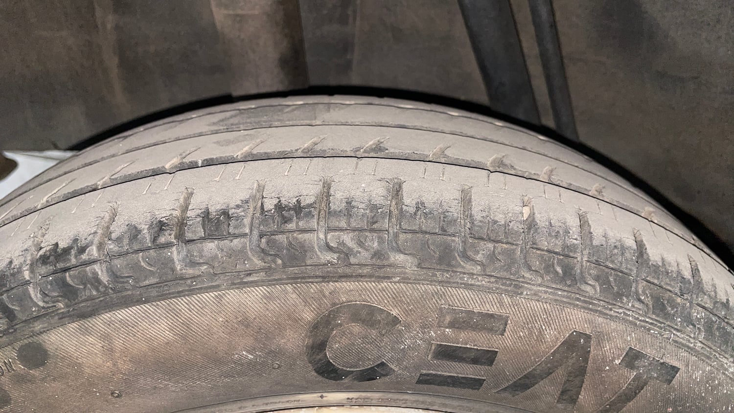 Used 2017 Renault Kwid RXT Petrol Manual tyres RIGHT REAR TYRE TREAD VIEW