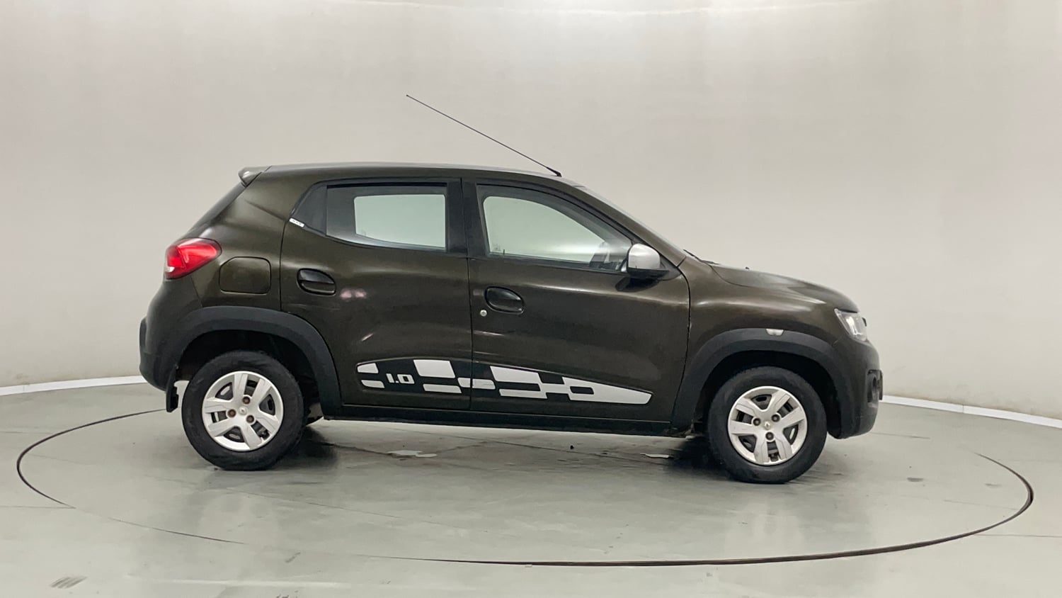 Used 2018 Renault Kwid 1.0 RXT Petrol Manual exterior RIGHT SIDE VIEW