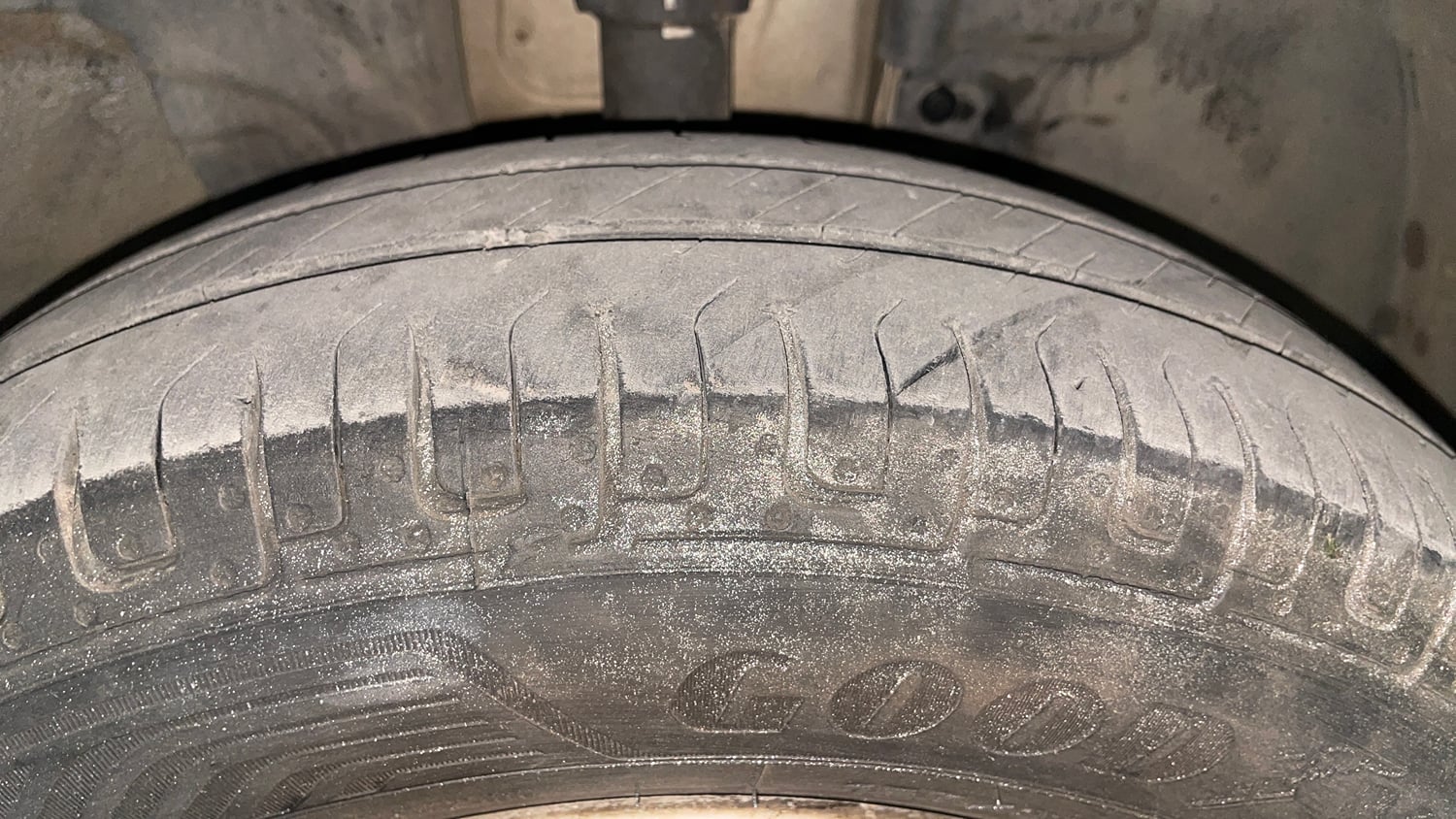 Used 2017 Renault Kwid RXT Petrol Manual tyres RIGHT FRONT TYRE TREAD VIEW