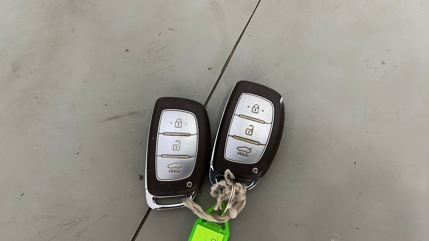 Used 2016 Hyundai Xcent SX 1.2 (O) Petrol Manual extra CAR KEY VIEW