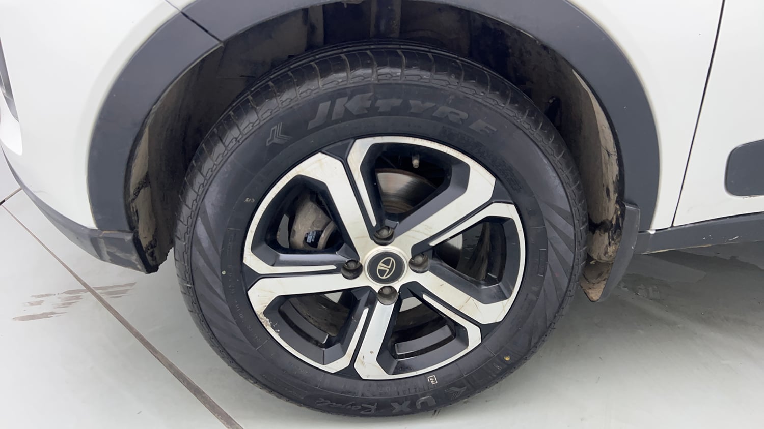 Used 2021 Tata Nexon XZA Plus Diesel Diesel Automatic tyres LEFT FRONT TYRE RIM VIEW