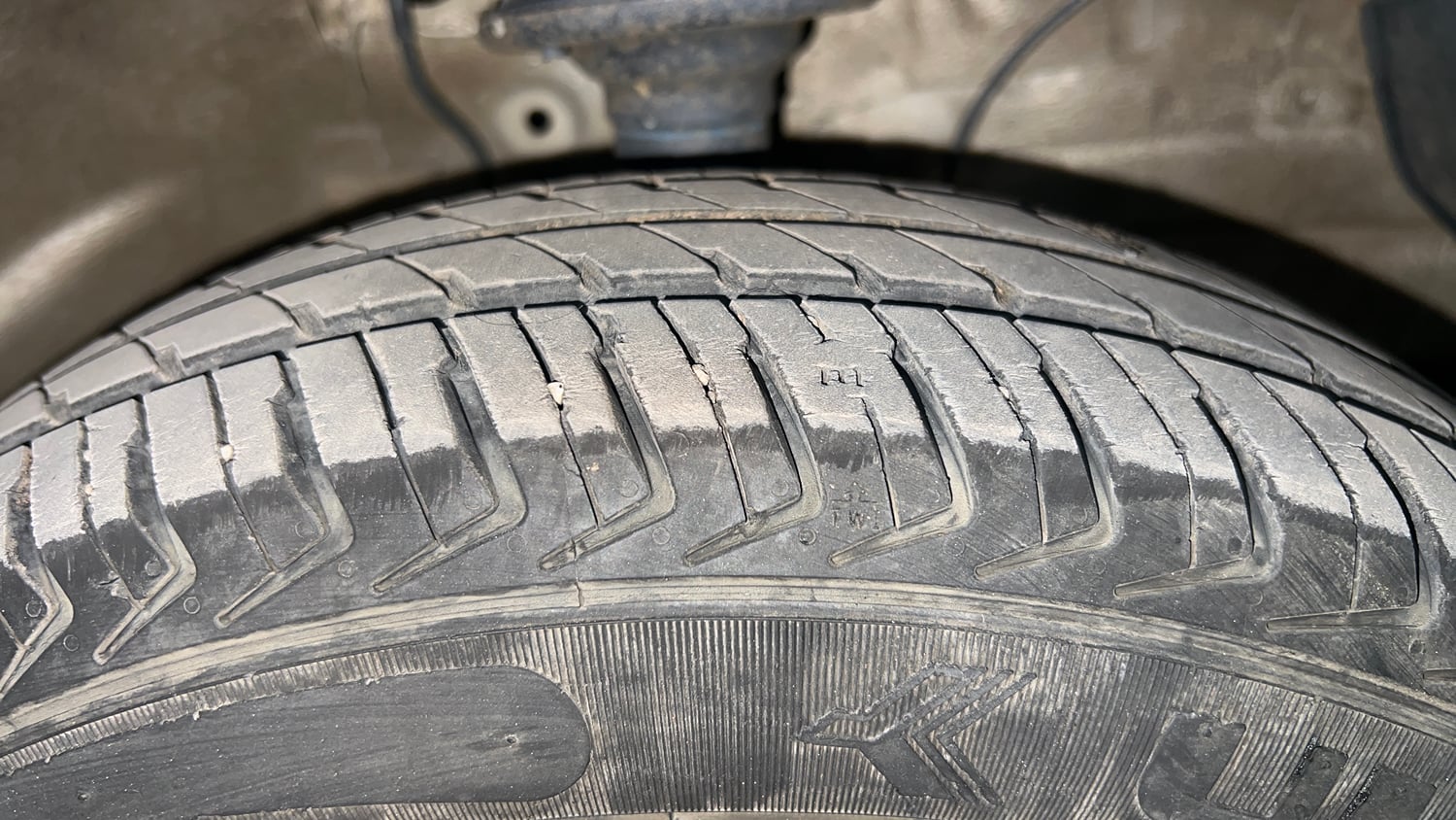 Used 2023 Maruti Suzuki Alto K10 VXi AGS Petrol Automatic tyres RIGHT FRONT TYRE TREAD VIEW