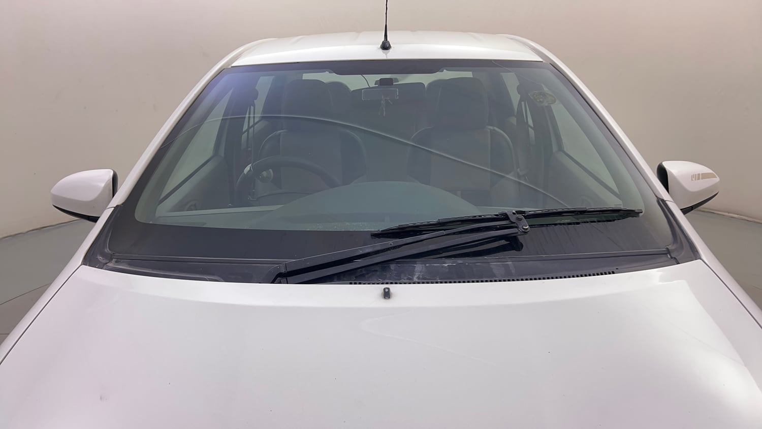 Used 2014 Toyota Etios G Petrol Manual exterior FRONT WINDSHIELD VIEW