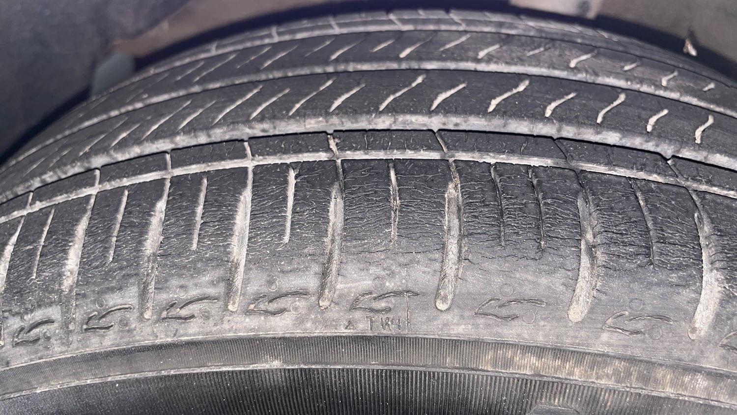 Used 2022 Hyundai Grand i10 Nios Asta AMT 1.2 Kappa VTVT Petrol Automatic tyres LEFT FRONT TYRE TREAD VIEW