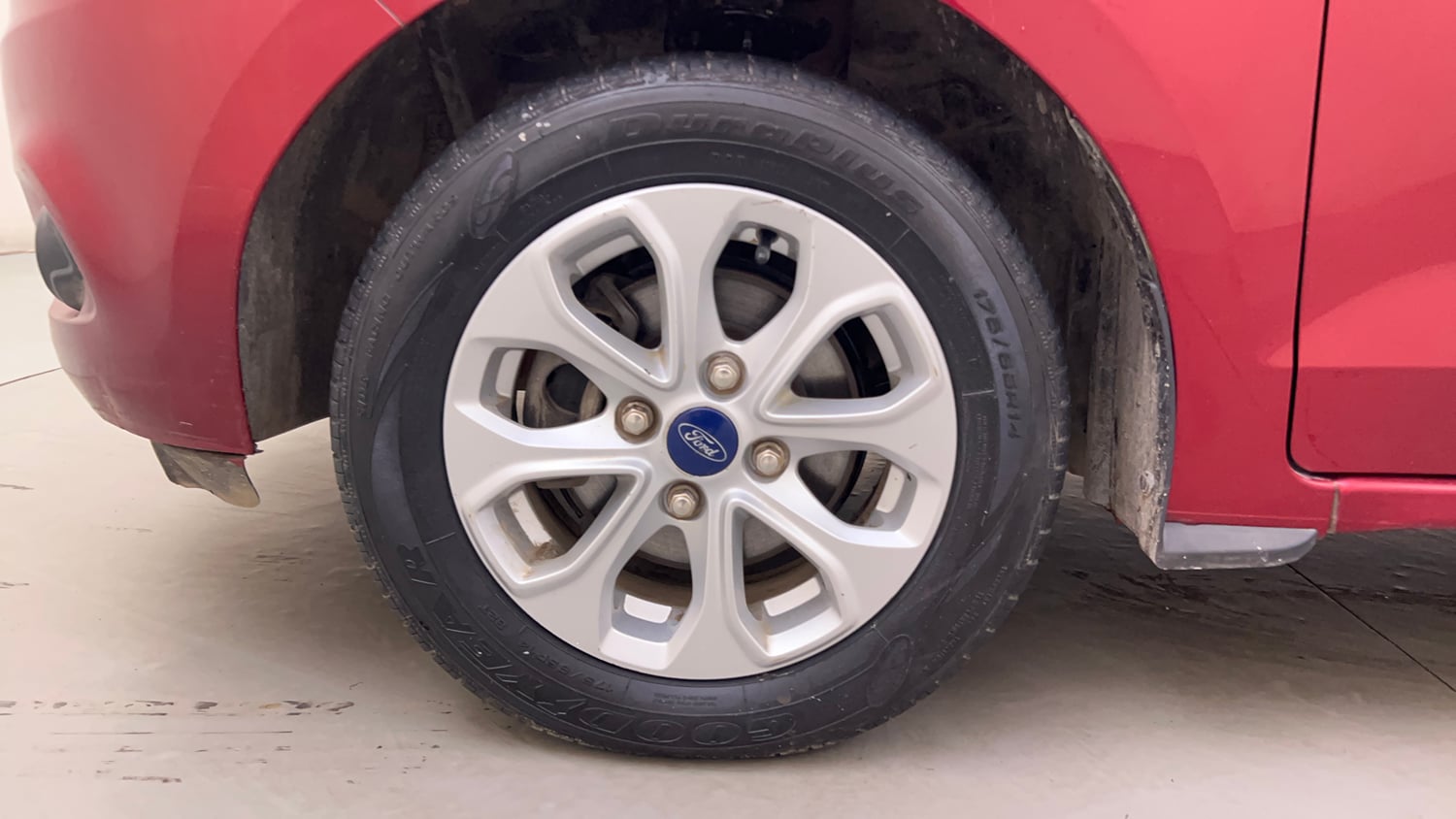 Used 2016 Ford Figo Aspire Titanium1.5 TDCi Diesel Manual tyres LEFT FRONT TYRE RIM VIEW
