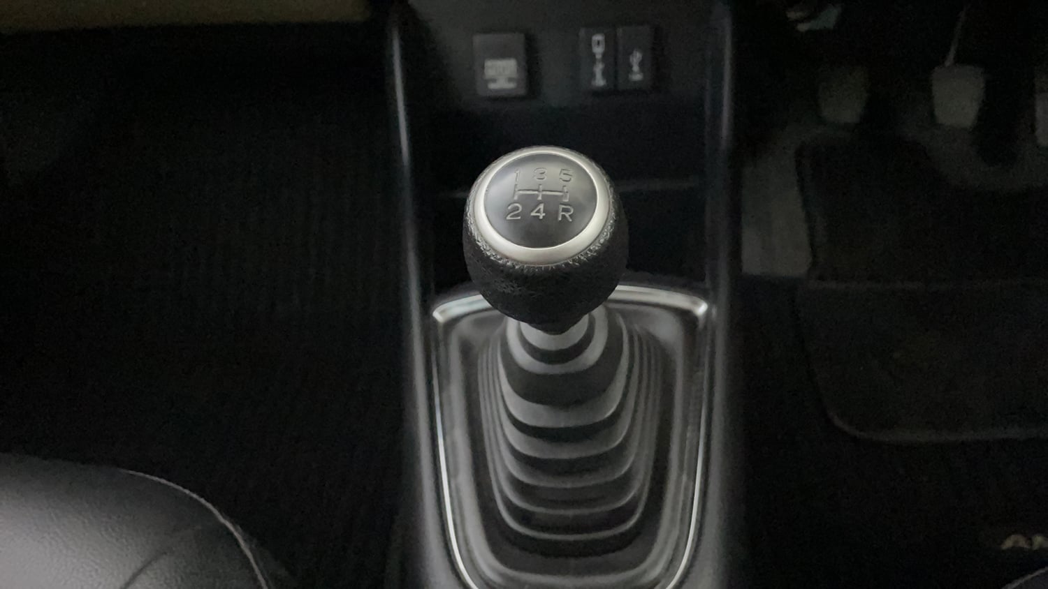 Used 2018 Honda Amaze 1.2 VX MT Petrol Petrol Manual interior GEAR  KNOB VIEW