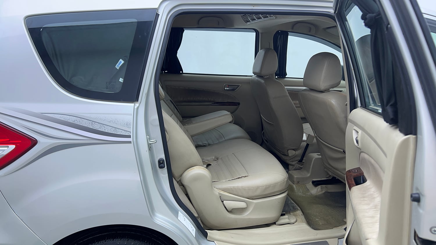 Used 2015 Maruti Suzuki Ertiga Vxi Petrol Manual interior RIGHT SIDE REAR DOOR CABIN VIEW