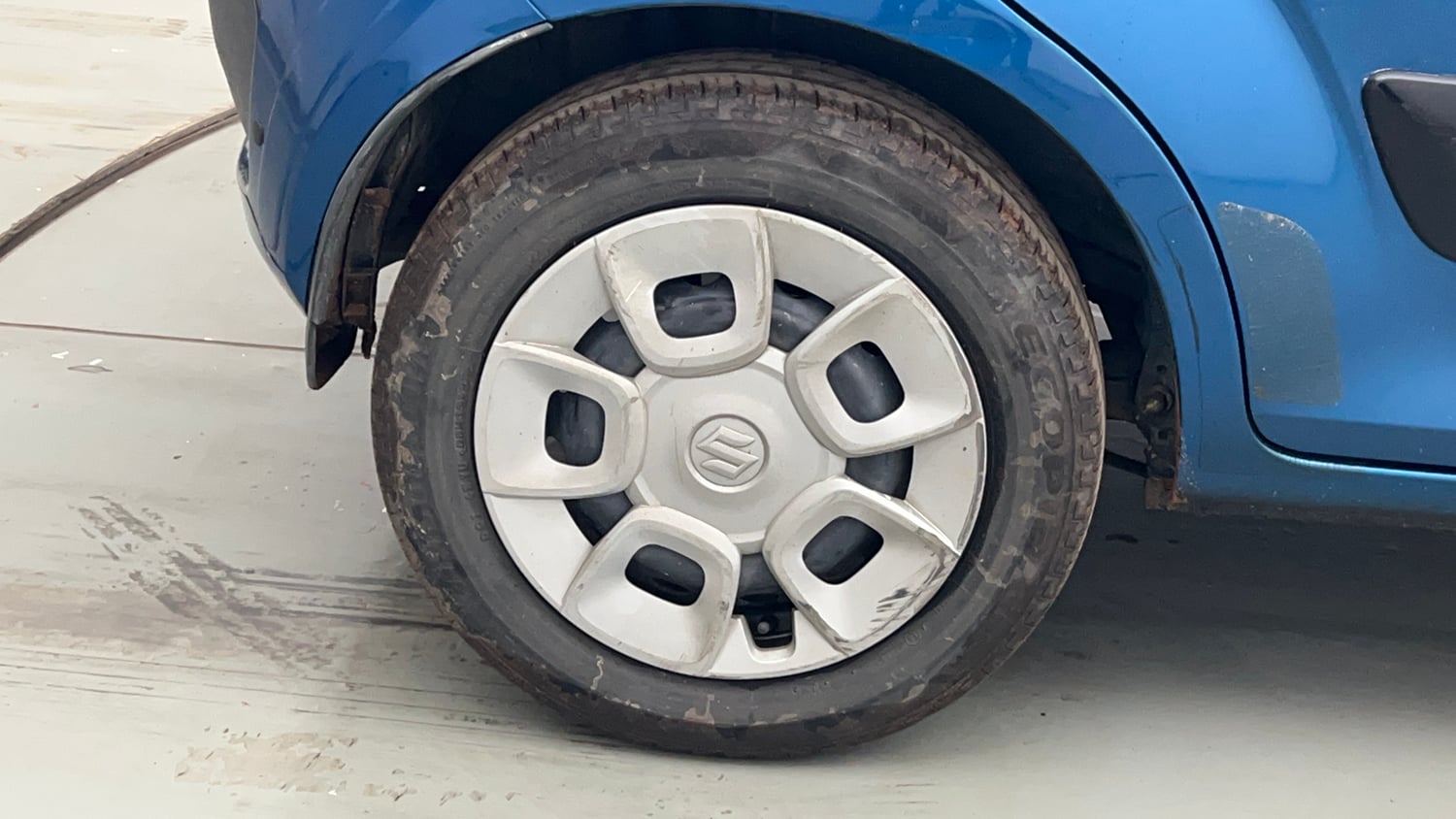 Used 2017 Maruti Suzuki Ignis Delta 1.2 MT Petrol Manual tyres RIGHT REAR TYRE RIM VIEW
