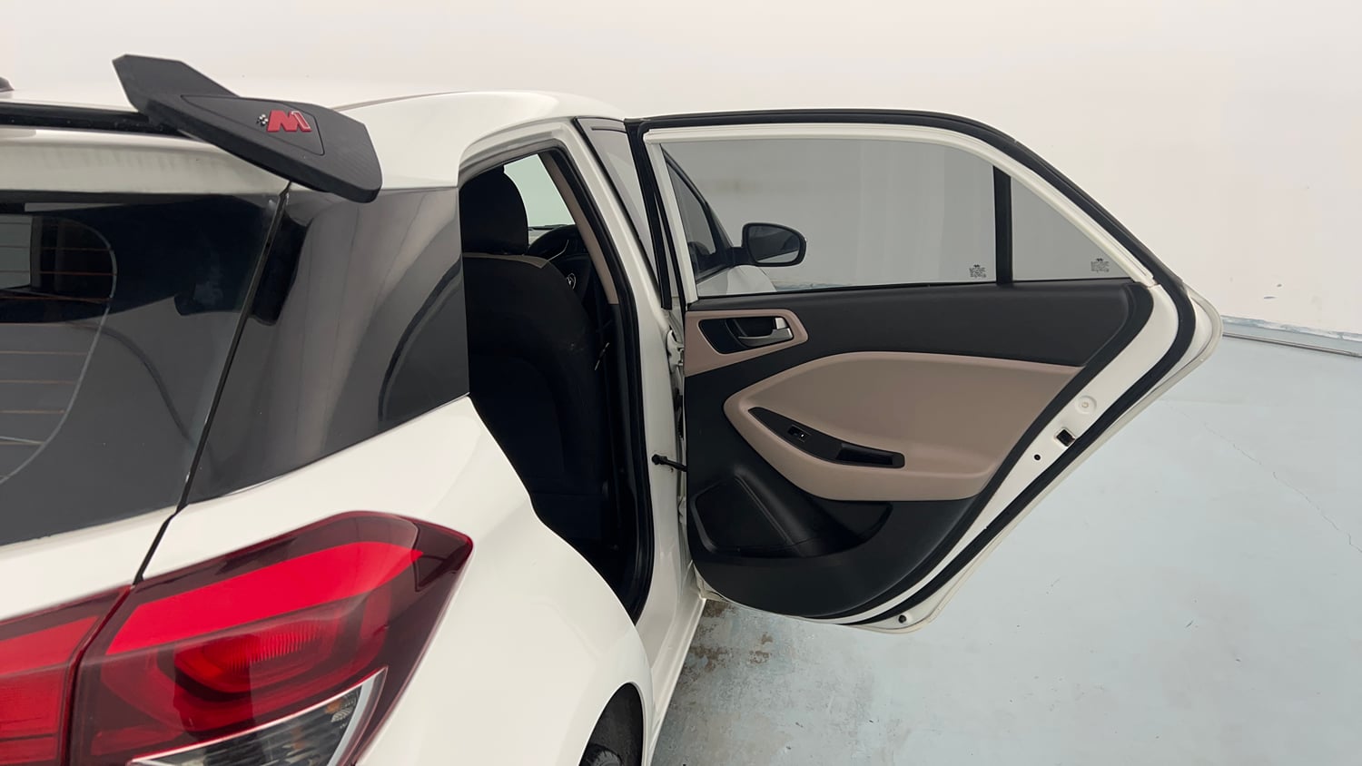 Used 2016 Hyundai Elite i20 Asta 1.2 Petrol Manual interior RIGHT REAR DOOR OPEN VIEW