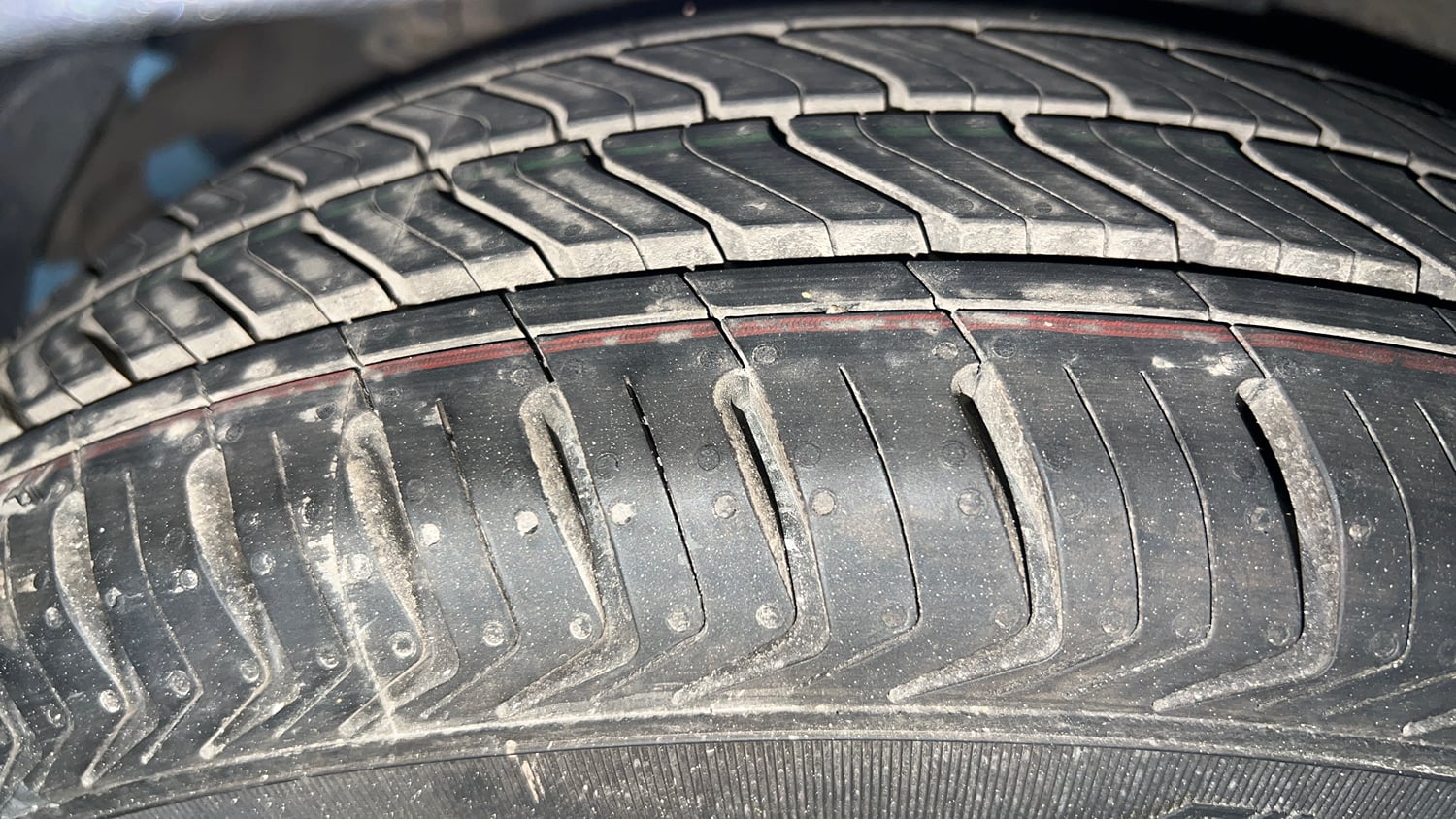 Used 2015 Hyundai Grand i10 Magna 1.2 Kappa VTVT Petrol Manual tyres RIGHT REAR TYRE TREAD VIEW