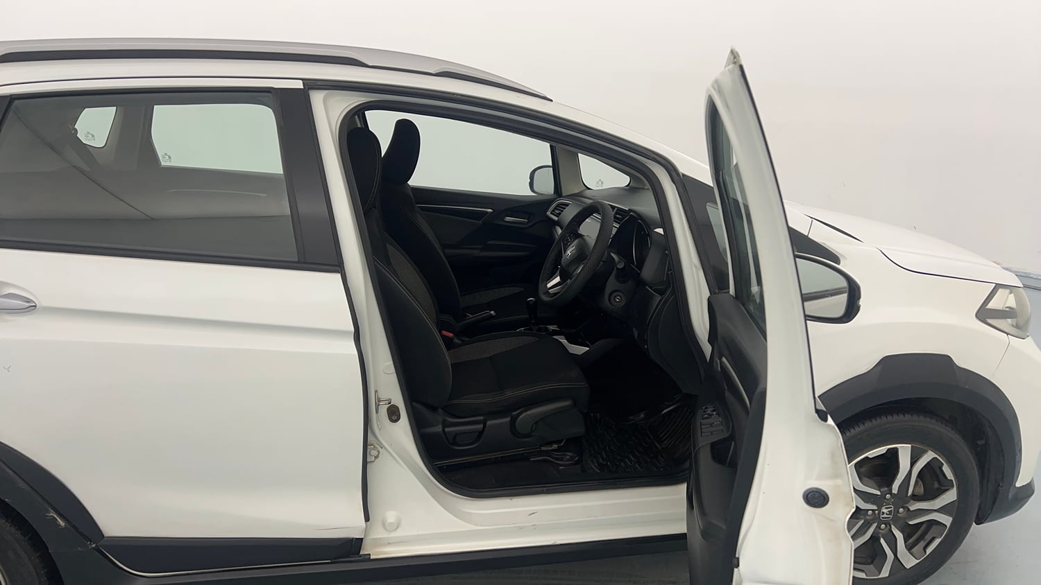 Used 2018 Honda WR-V VX MT Petrol Petrol Manual interior RIGHT SIDE FRONT DOOR CABIN VIEW