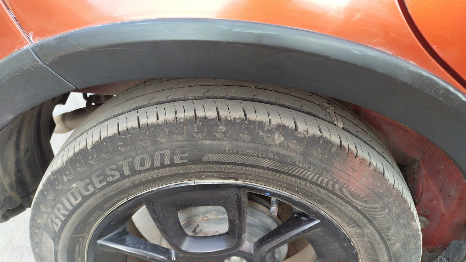 Used 2017 Maruti Suzuki Ignis Zeta 1.2 AMT Petrol Automatic tyres RIGHT REAR TYRE TREAD VIEW