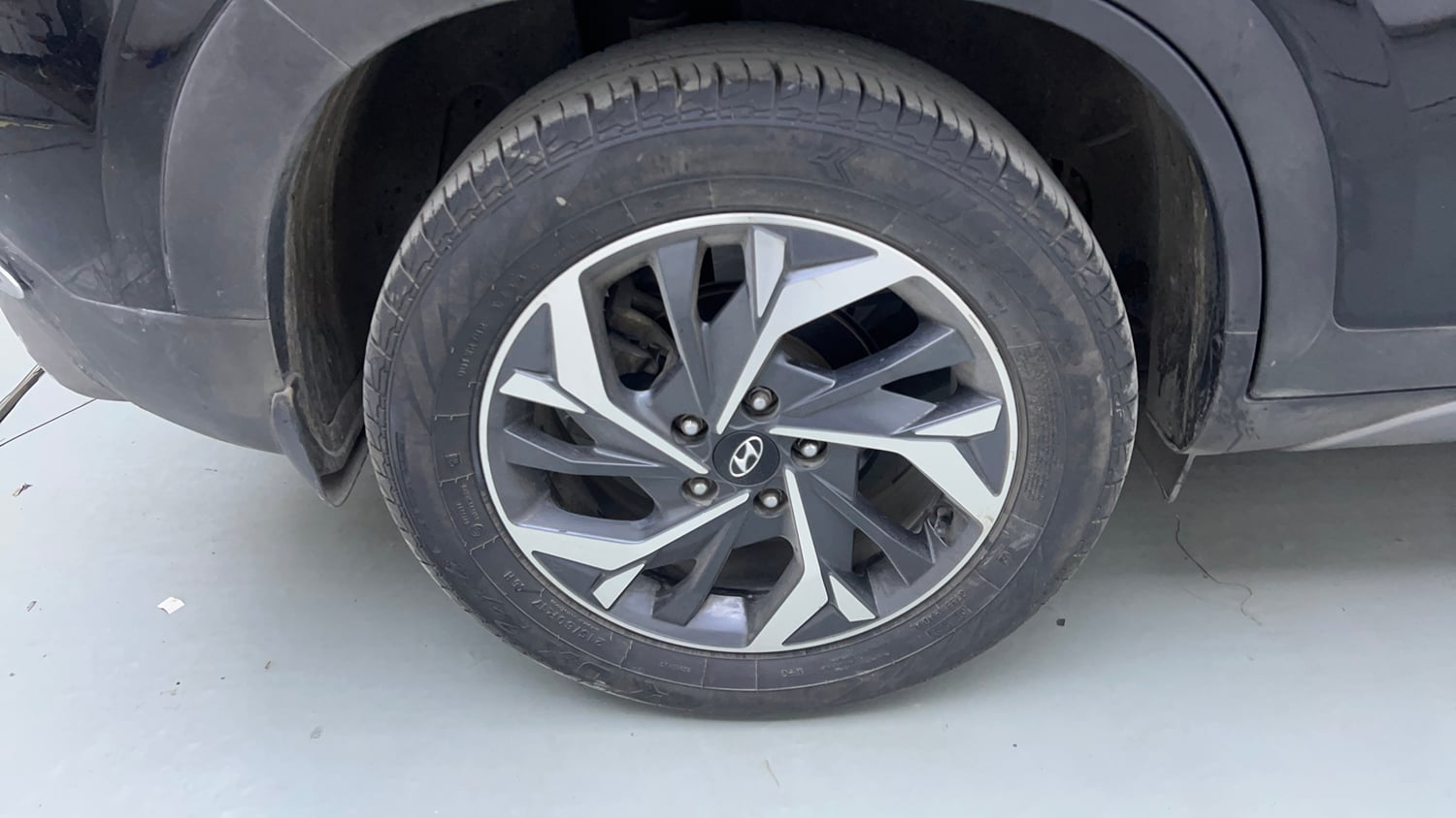 Used 2020 Hyundai Creta SX (O) 1.5 Petrol IVT Petrol Automatic tyres RIGHT REAR TYRE RIM VIEW