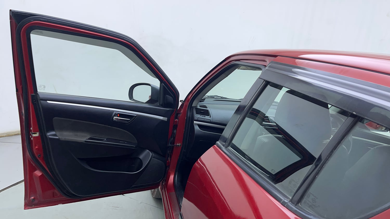Used 2014 Maruti Suzuki Swift ZXi Petrol Manual interior LEFT FRONT DOOR OPEN VIEW