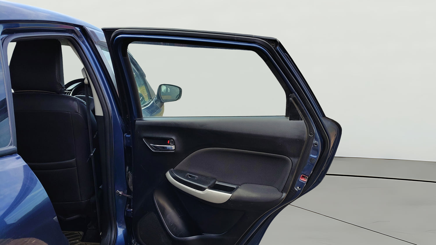 Used 2018 Maruti Suzuki Baleno Delta 1.2 Petrol Manual interior RIGHT REAR DOOR OPEN VIEW