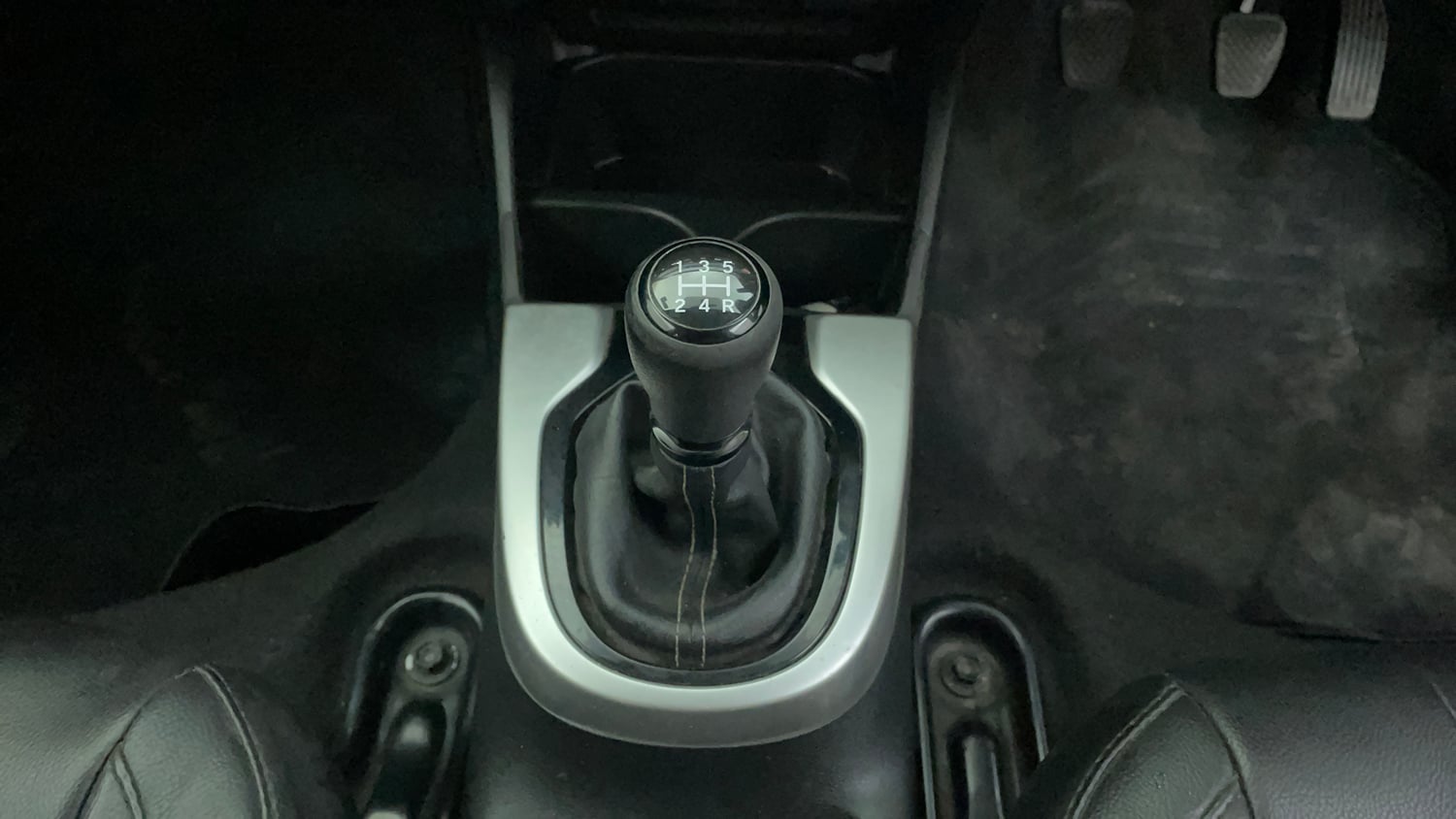 Used 2021 Honda WR-V VX MT Petrol Petrol Manual interior GEAR  KNOB VIEW
