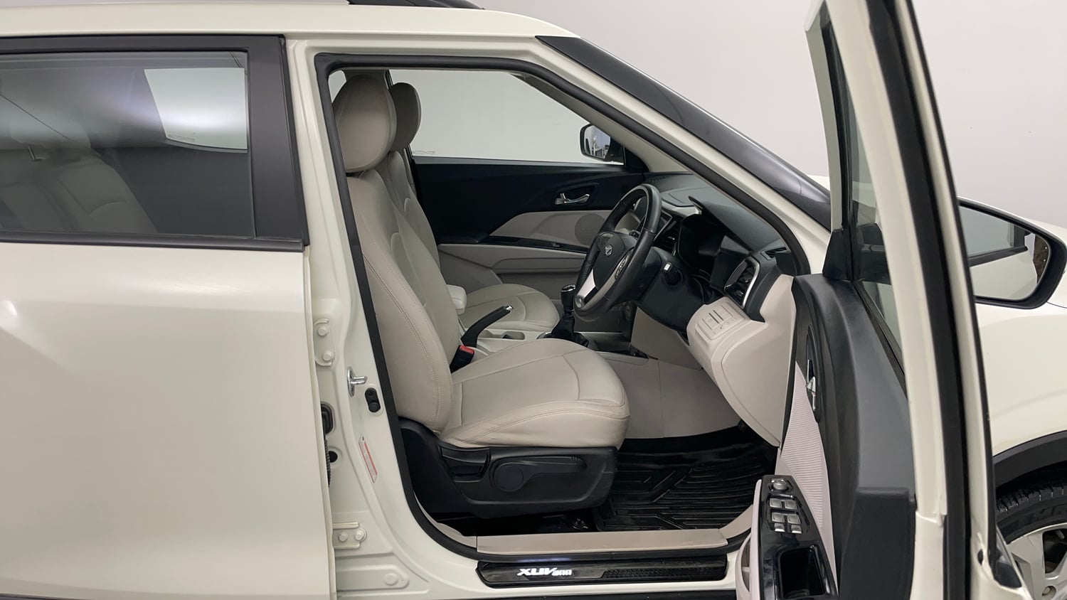 Used 2021 Mahindra XUV 300 W8 1.2 Petrol Petrol Manual interior RIGHT SIDE FRONT DOOR CABIN VIEW