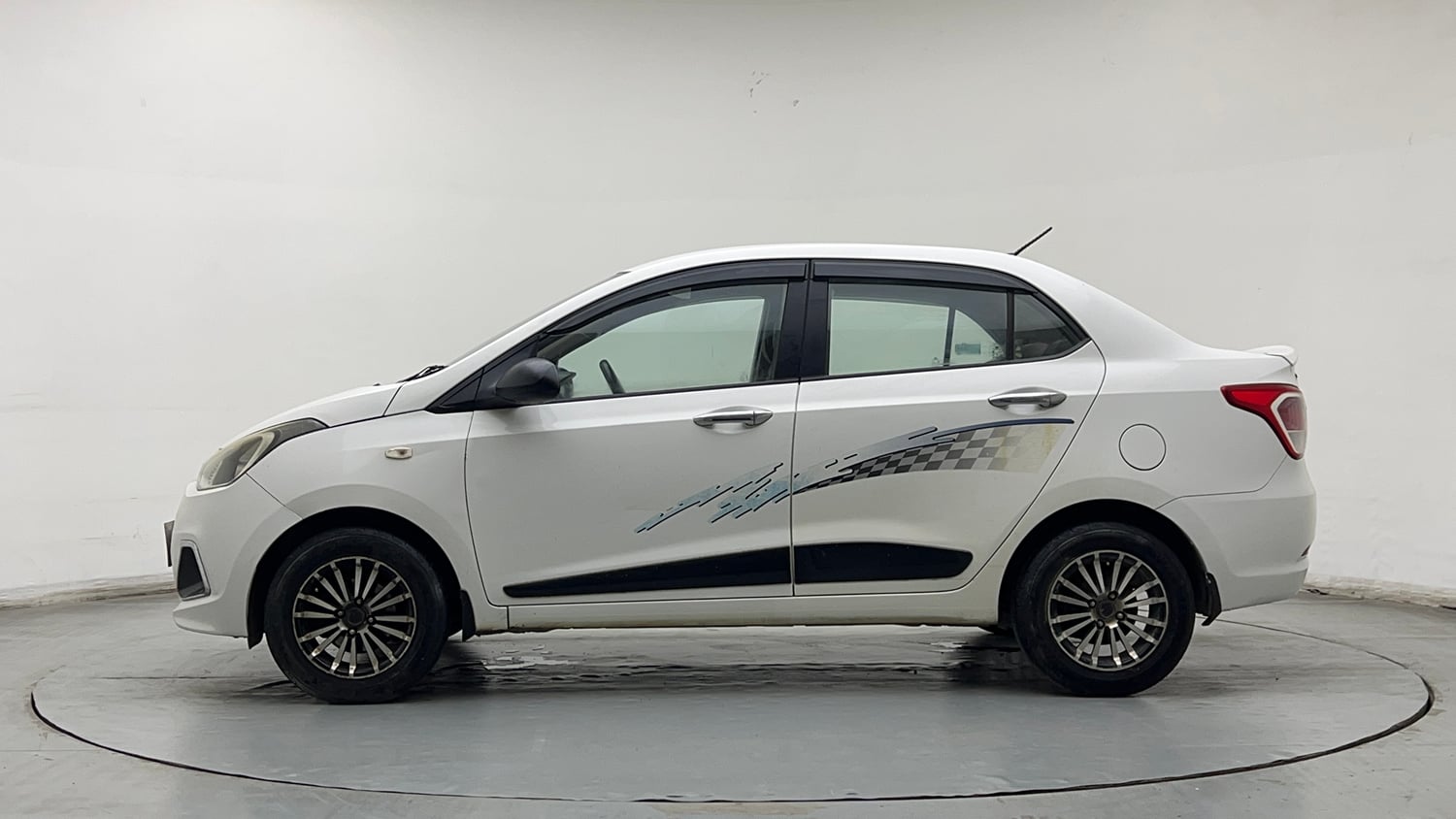 Used 2017 Hyundai Xcent Base ABS 1.2 Petrol Manual exterior LEFT SIDE VIEW
