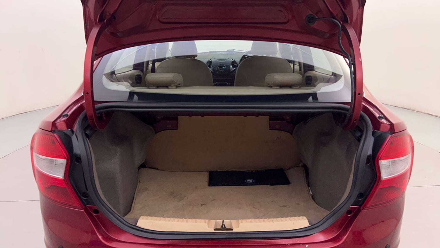 Used 2016 Ford Figo Aspire Titanium 1.2 Ti-VCT Petrol Manual interior DICKY INSIDE VIEW