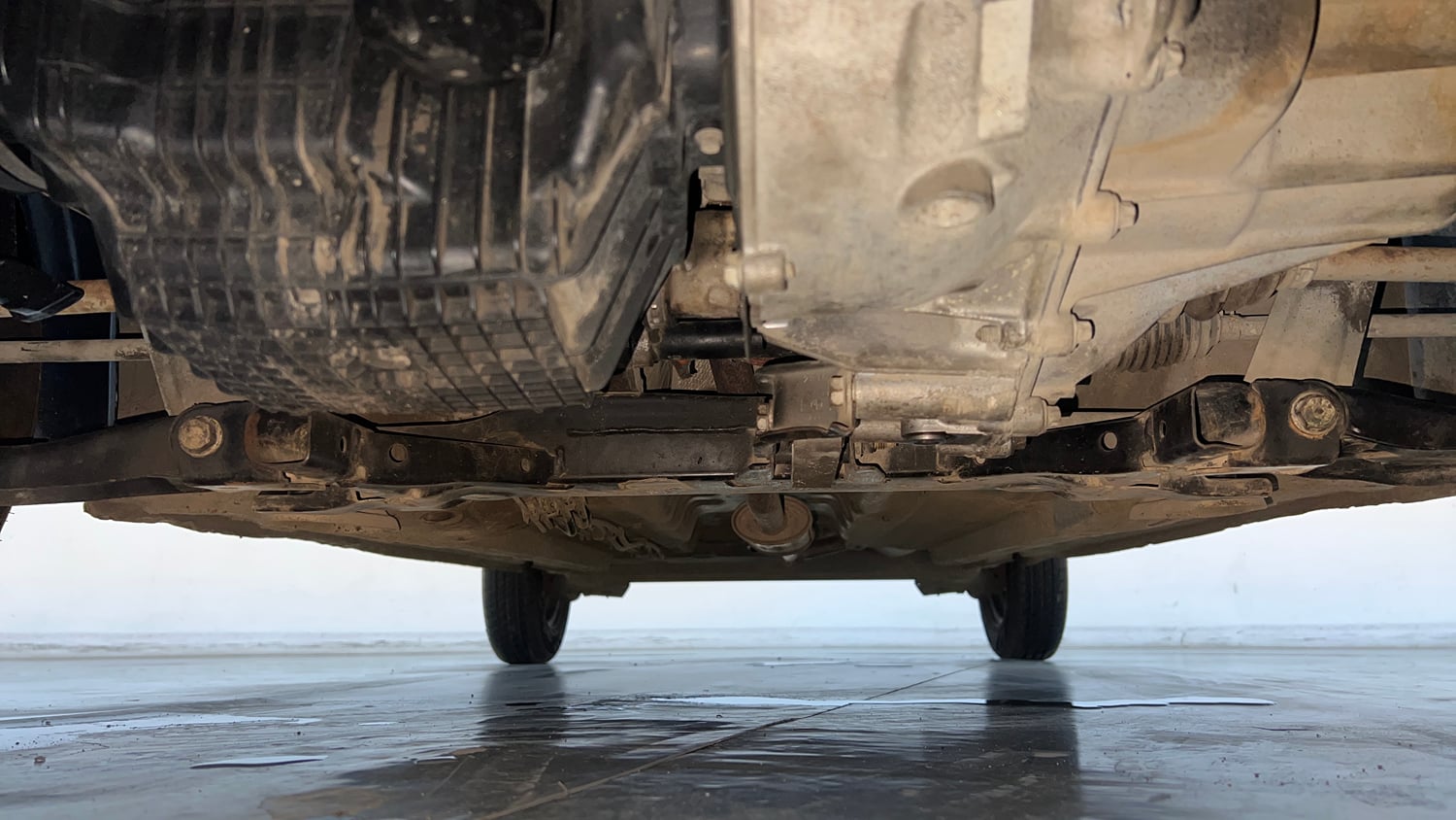Used 2016 Renault Kwid RXT Petrol Manual extra FRONT LEFT UNDERBODY VIEW