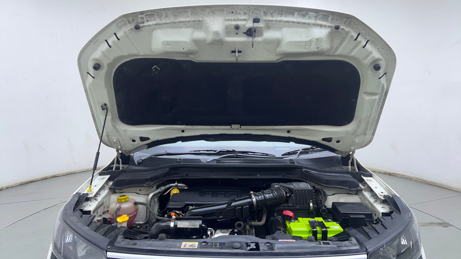 Used 2021 Mahindra XUV 300 W6 1.2 Petrol Petrol Manual engine ENGINE & BONNET OPEN FRONT VIEW