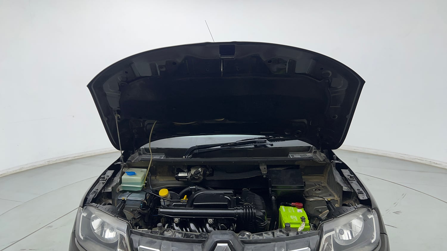 Used 2016 Renault Kwid RXT Petrol Manual engine ENGINE & BONNET OPEN FRONT VIEW