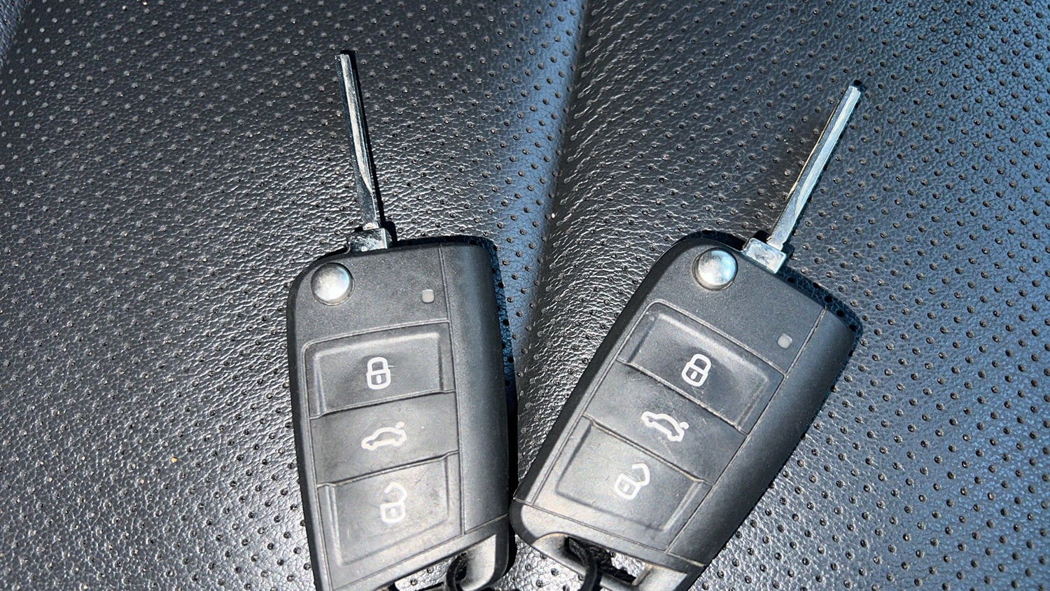 Used 2023 Volkswagen Taigun Topline 1.0 TSI MT Petrol Manual extra CAR KEY VIEW