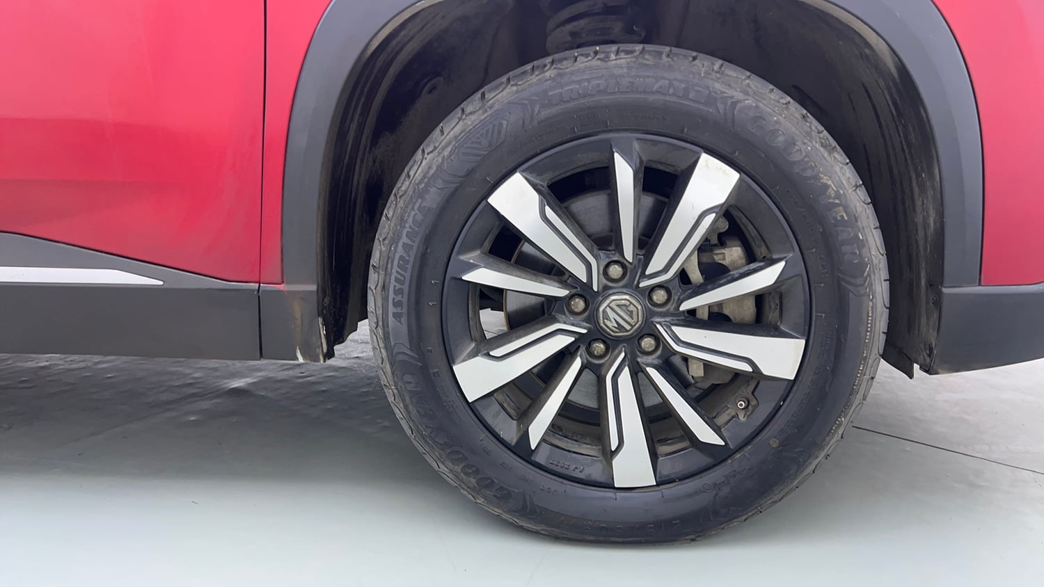Used 2020 MG Motors Hector Sharp 1.5 DCT Petrol Petrol Automatic tyres RIGHT FRONT TYRE RIM VIEW