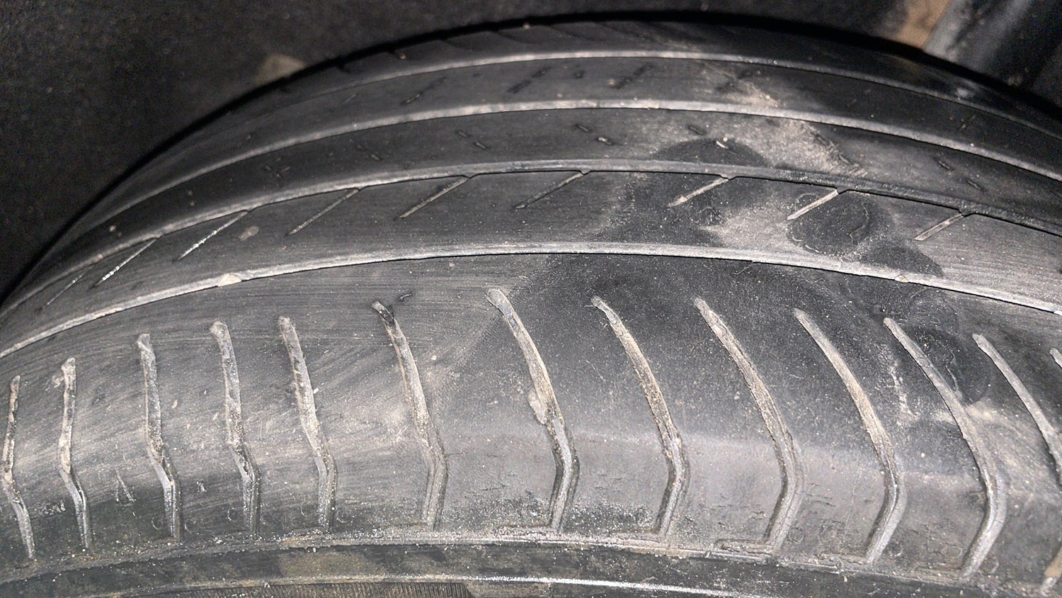 Used 2014 Ford EcoSport Titanium 1.5 TDCi Diesel Manual tyres LEFT REAR TYRE TREAD VIEW