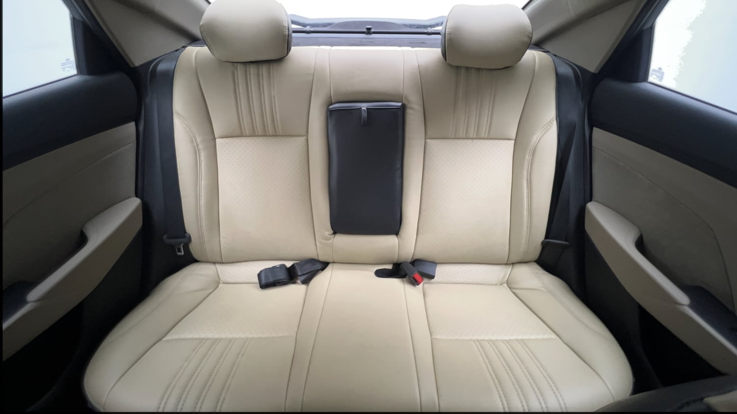 Used 2018 Hyundai Verna SX (O) 1.6 VTVT AT Petrol Automatic interior REAR SEAT CONDITION VIEW