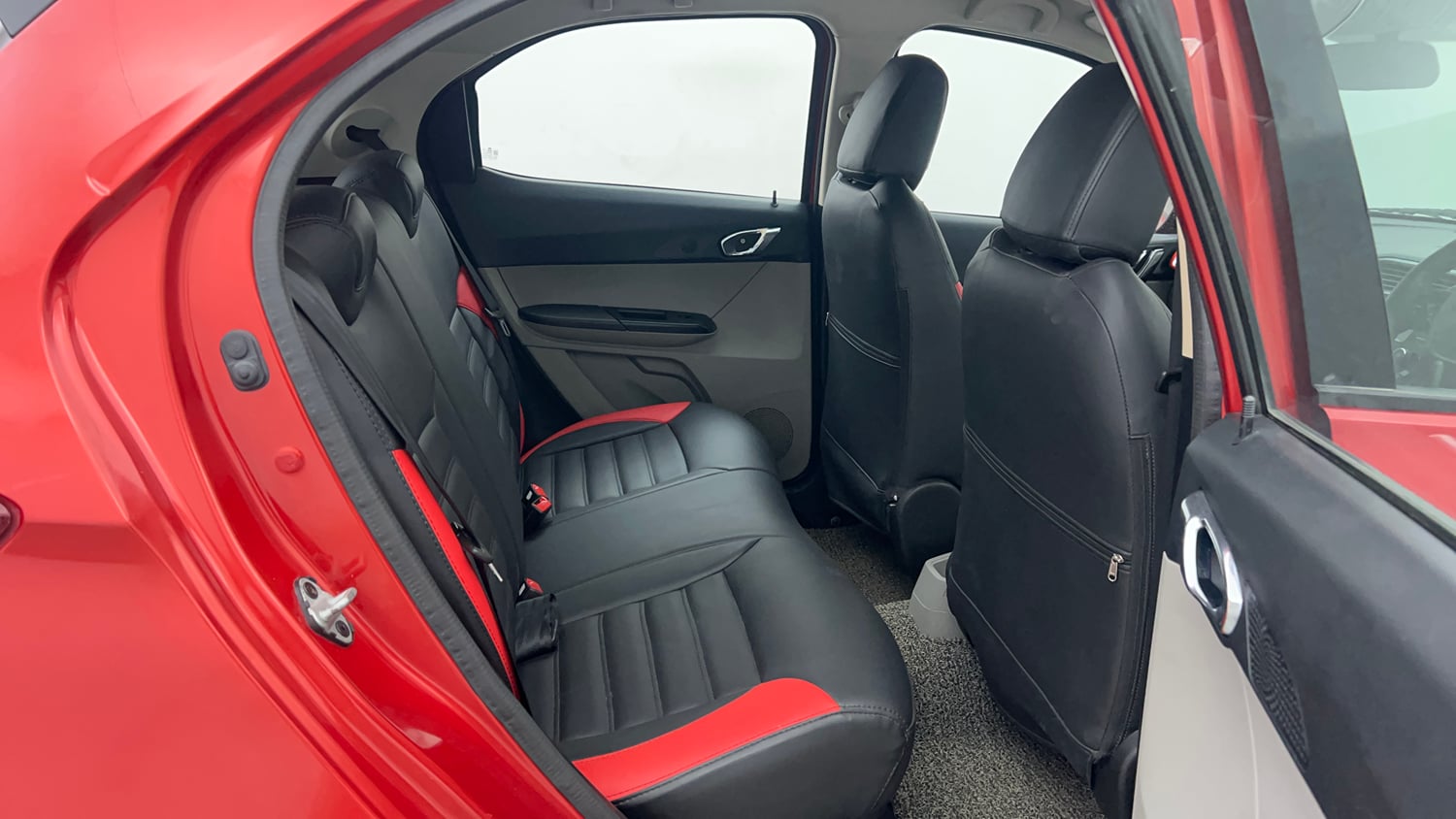 Used 2018 Tata Tiago Revotron XZ Petrol Manual interior RIGHT SIDE REAR DOOR CABIN VIEW