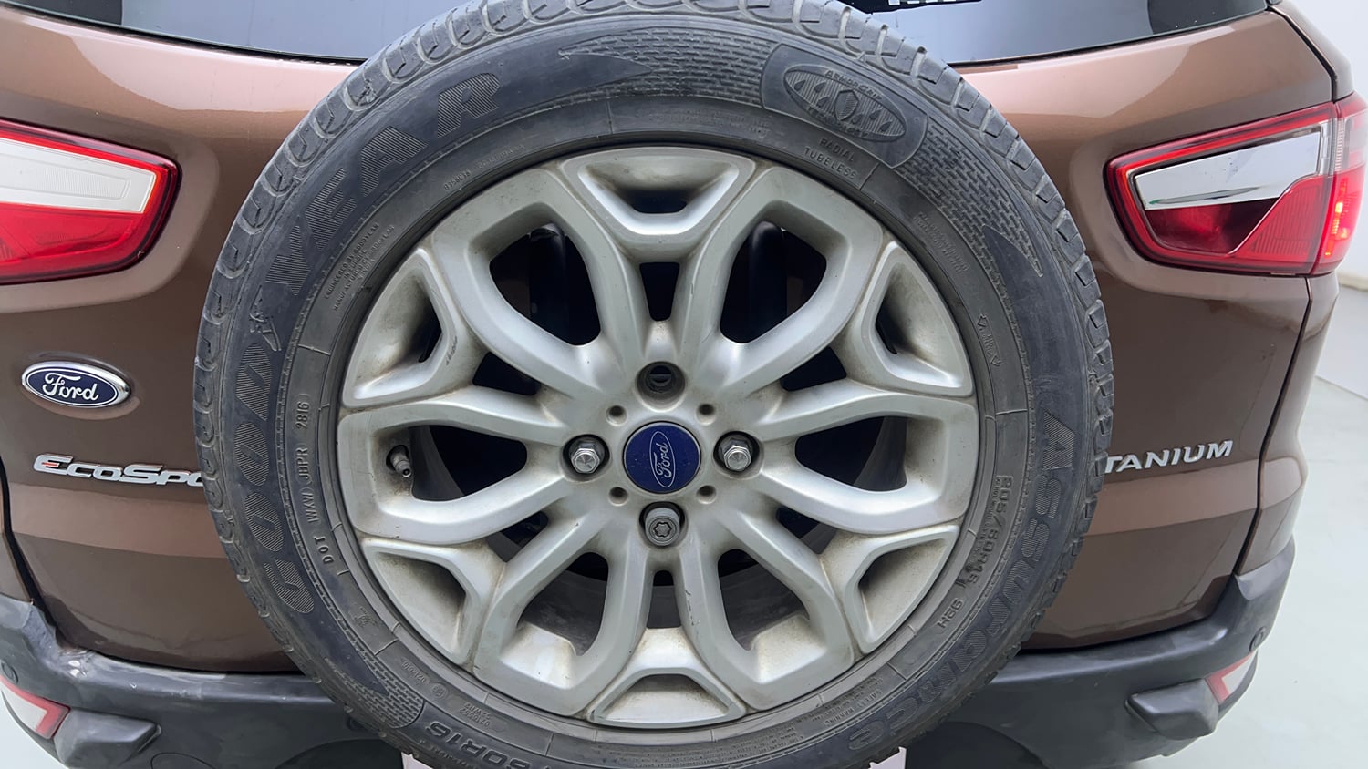Used 2016 Ford EcoSport Titanium 1.5L Ti-VCT AT Petrol Automatic tyres SPARE TYRE VIEW