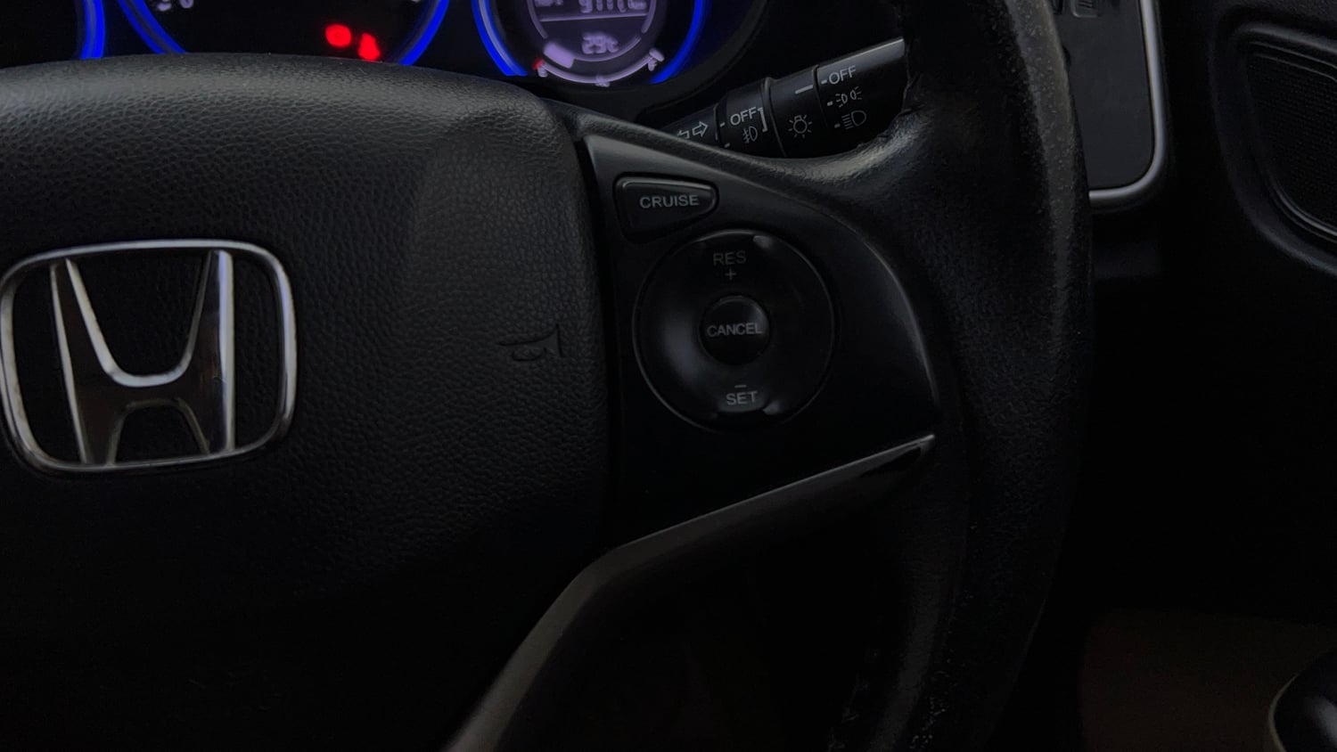 Used 2015 Honda City VX Petrol Manual top_features Cruise control