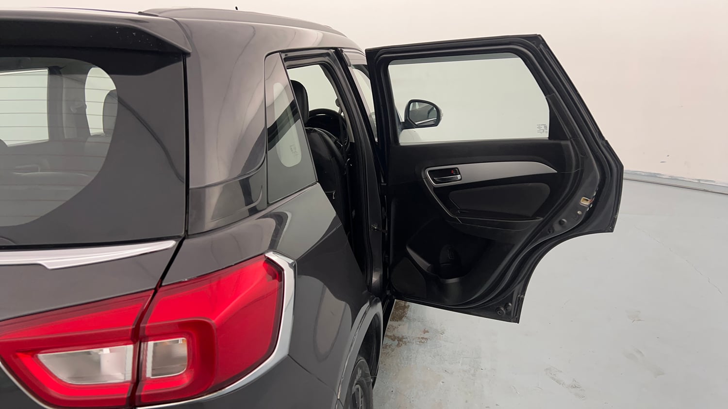 Used 2022 maruti-suzuki Vitara Brezza ZXi Petrol Manual interior RIGHT REAR DOOR OPEN VIEW