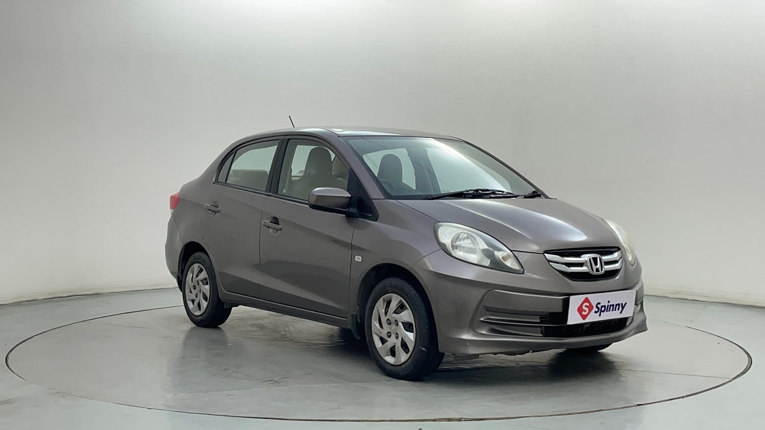 Used 2013 Honda Amaze 1.5 S i-DTEC Diesel Manual exterior RIGHT FRONT CORNER VIEW