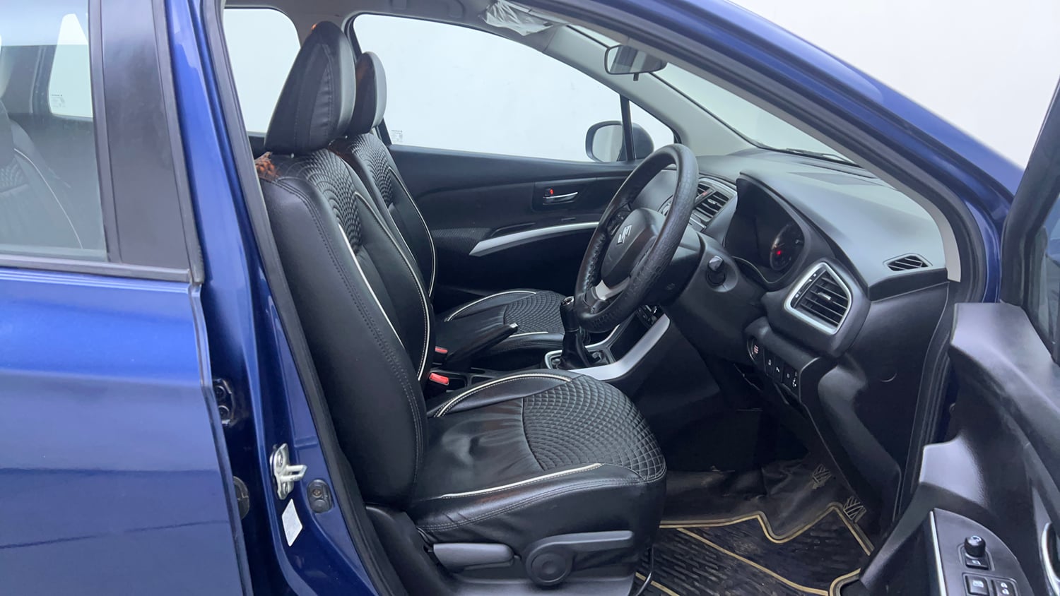 Used 2018 Maruti Suzuki S-Cross Zeta 1.3 Diesel Manual interior RIGHT SIDE FRONT DOOR CABIN VIEW