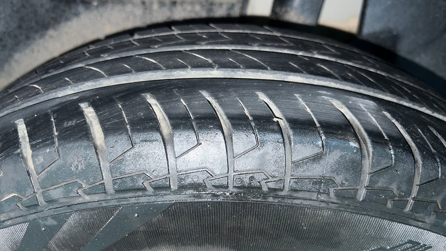 Used 2023 Maruti Suzuki Dzire VXi Petrol Manual tyres LEFT REAR TYRE TREAD VIEW